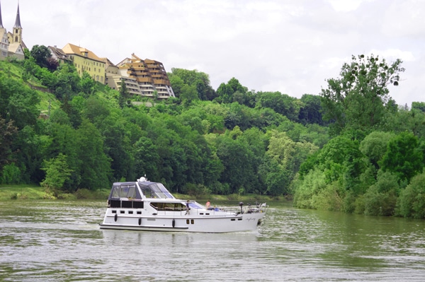 Infinity Motorboot vor Bad Wimpfen Neckar