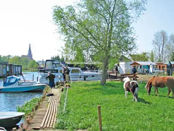 Demmin Anleger für Motoryachten an der Peene