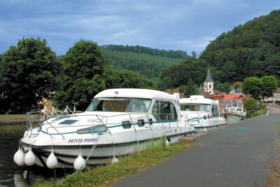 Hausboot von Nicols im Hafen Lutzelbourg im Elsass