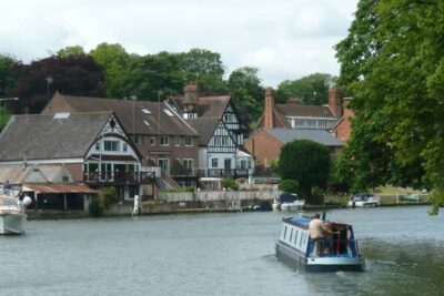 Goring Narrow Boats in England