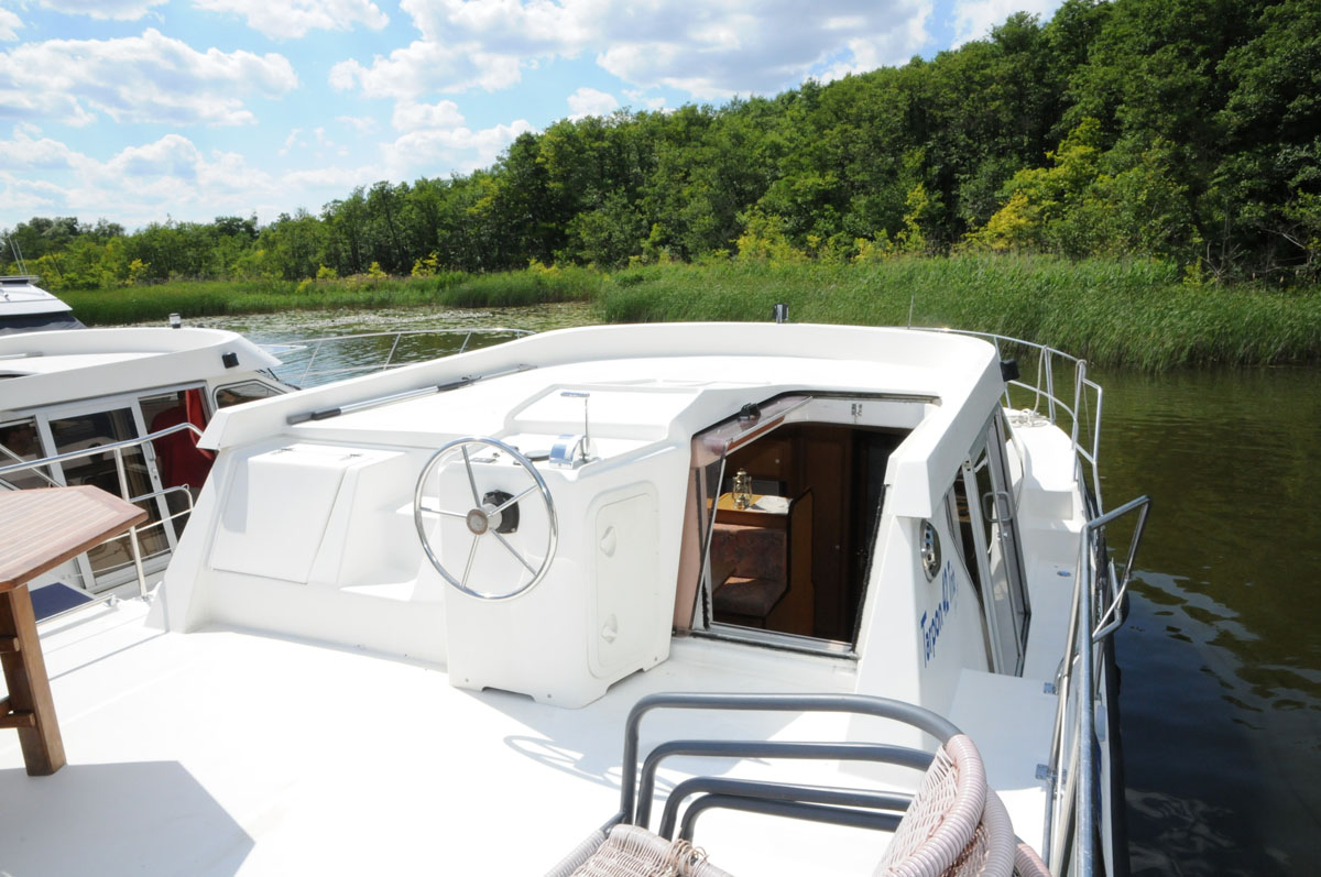 Sonnendeck und Zugang Innenraum Tarpon