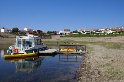 Anlegestelle für Hausbooturlaub in Portugal