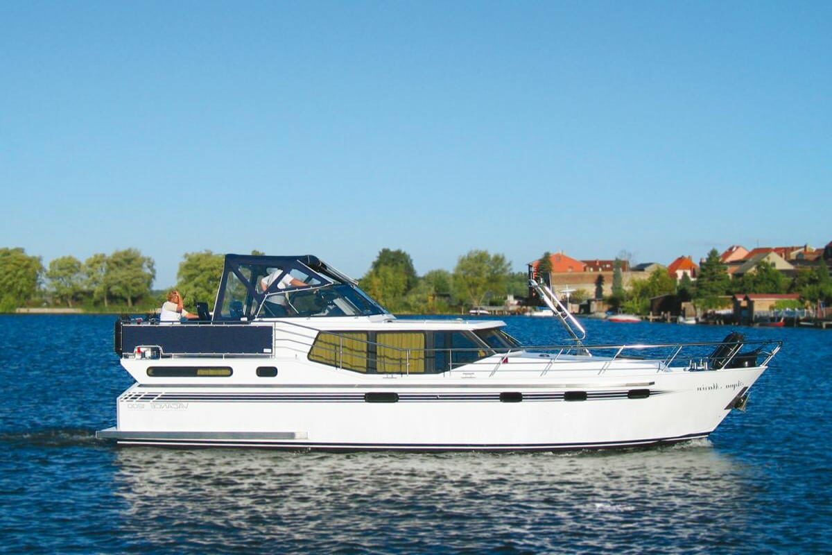 Motoryacht Vacance 1200 Aqua Marin - Yachtcharter Schulz