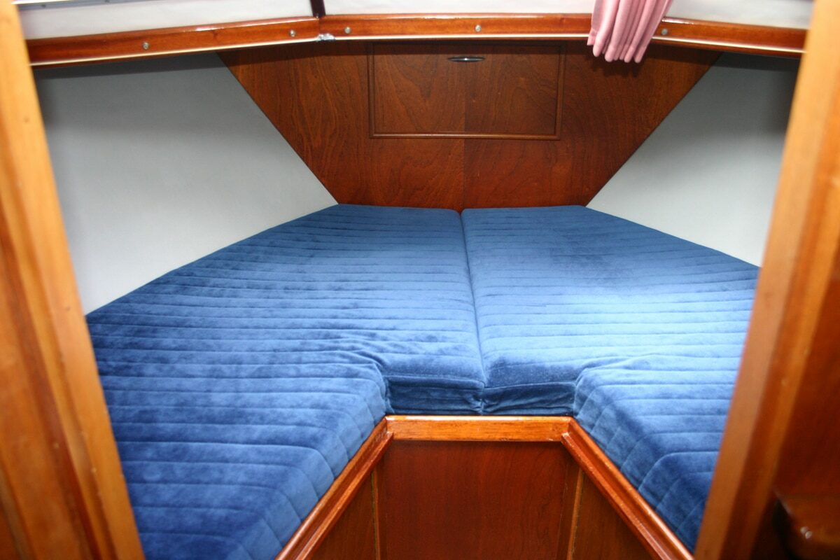 Bugkabine mit V-Bett Antares