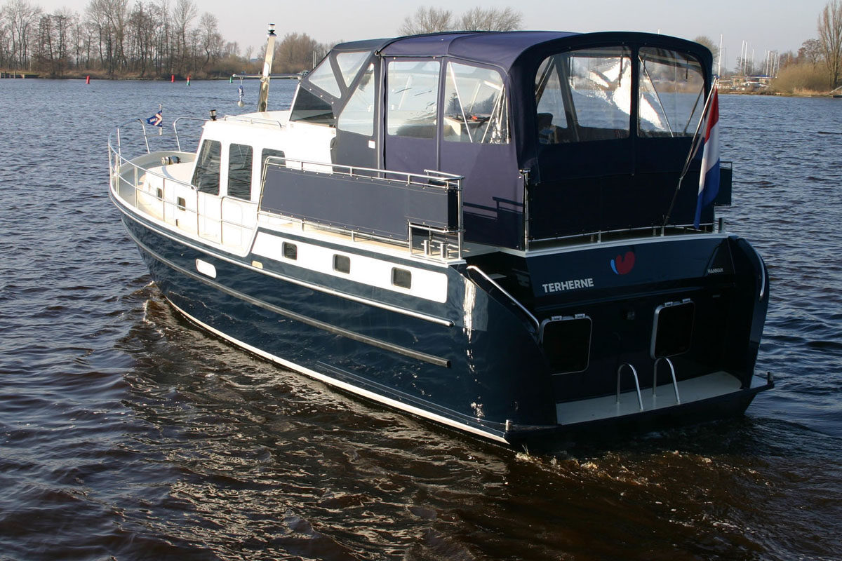Heckansicht Motorboot Aquanaut 1250 Hannah
