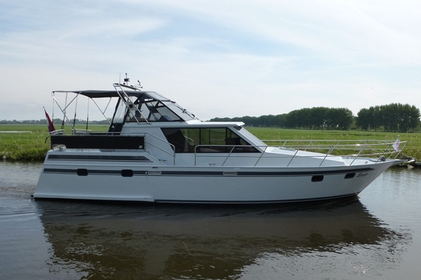 Außenansicht Motoryacht Eagle 1250 Holland