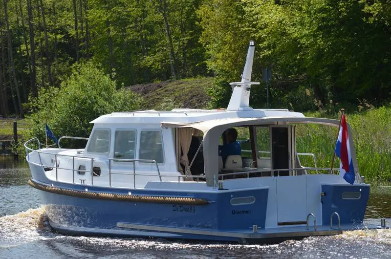 Außenansicht Motoryacht Bravoure 34 Twin
