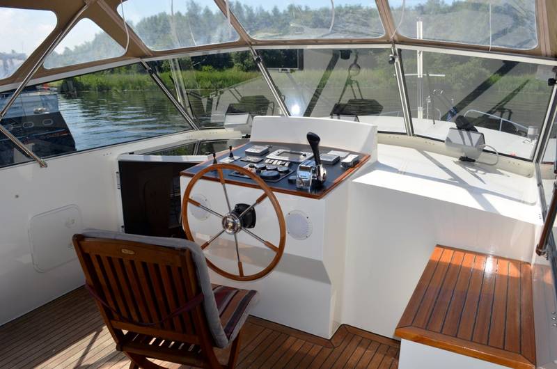 Außensteuerstand Motoryacht Advantage 38 Drait 88