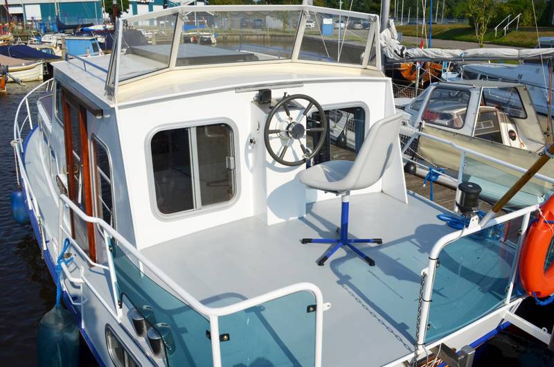 Außensteuerstand Motorboot Doerak 850 Perla