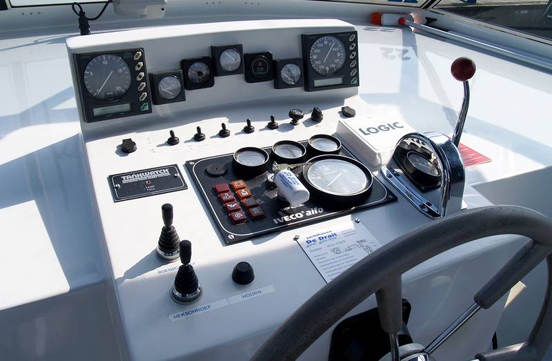 Außensteuerstand Motoryacht Renal 50 Drait 22