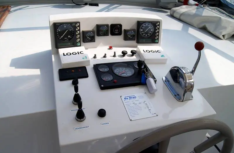 Außensteuerstand Motoryacht Renal 50 Drait 33
