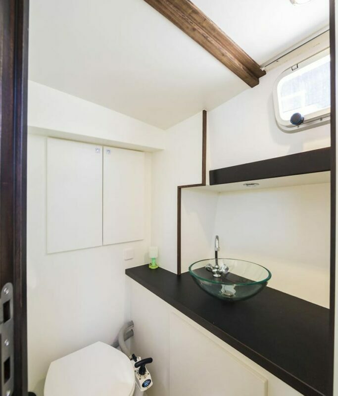 Toilette auf Aventura 32