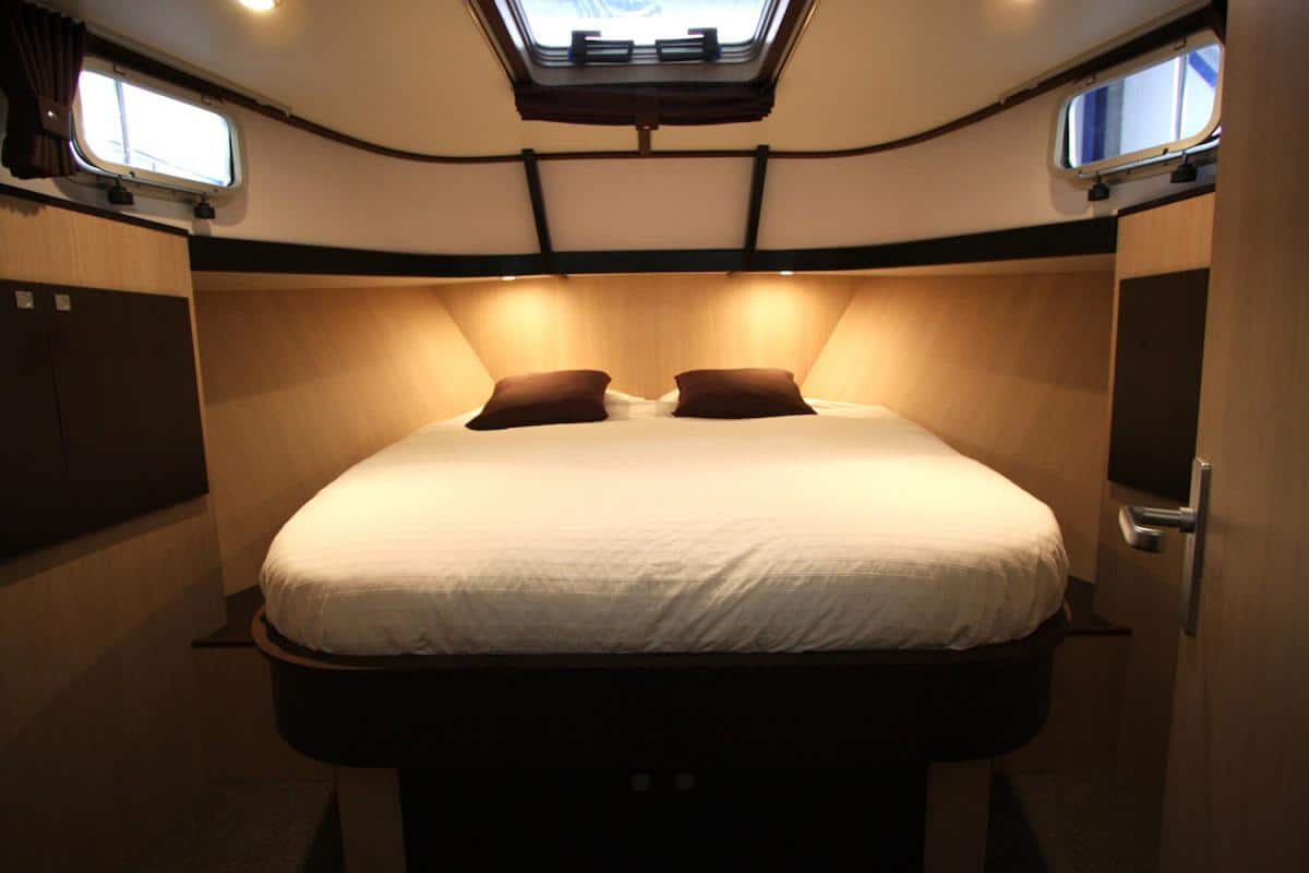 Bugkabine mit Doppelbett Aventura 38