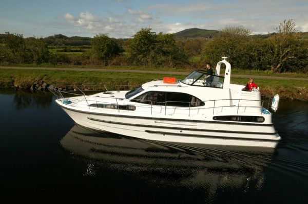 Seitenansicht Hausboot Balmoral