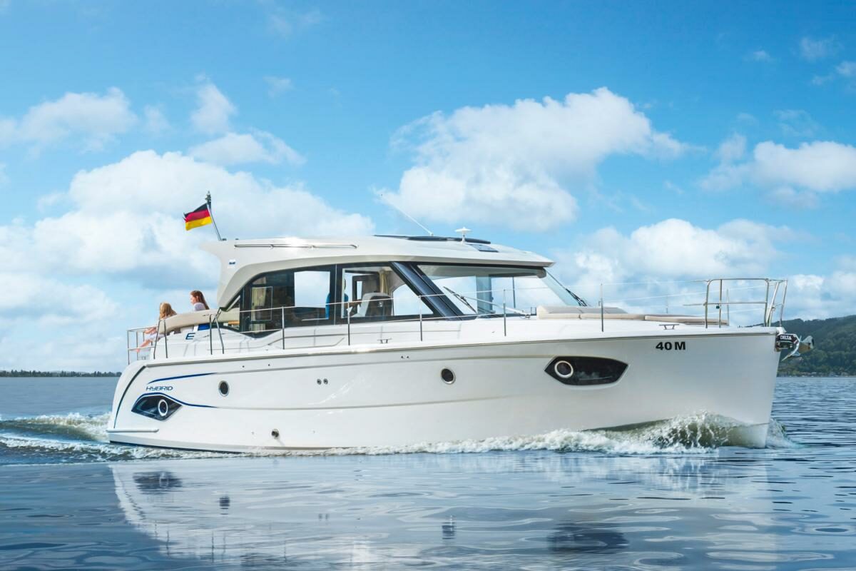 Motoryacht Bavaria E 40 - Yachtcharter Schulz