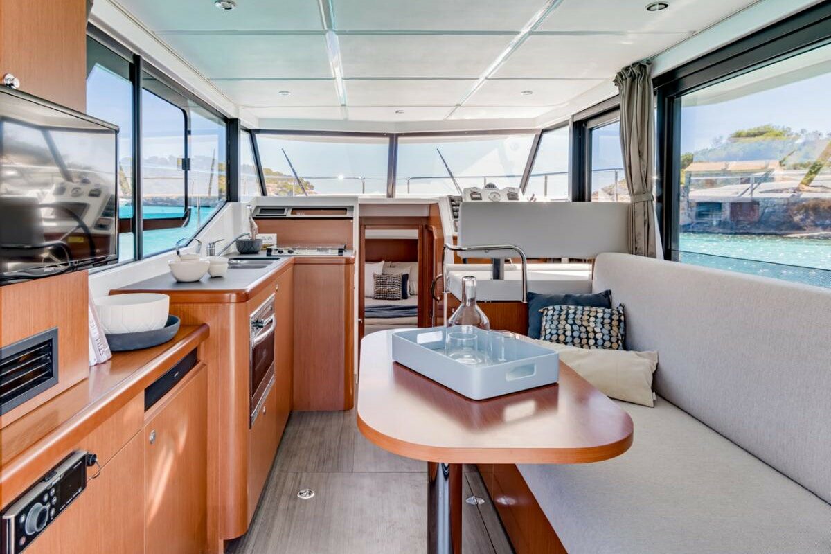 Salon und Wohnen auf Beneteau Swift Trawler