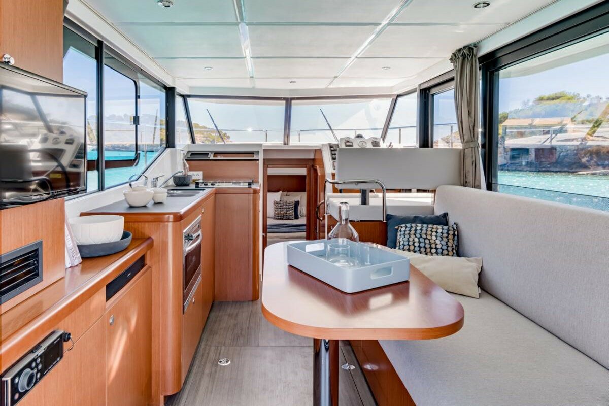 Salon und Wohnen auf Beneteau Swift Trawler