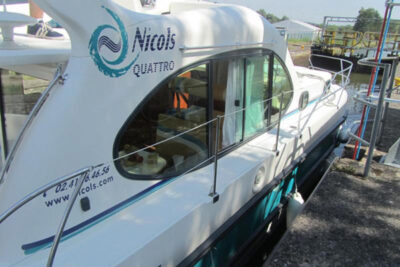 Boot Nicols Estivale Quattro in der Schleuse