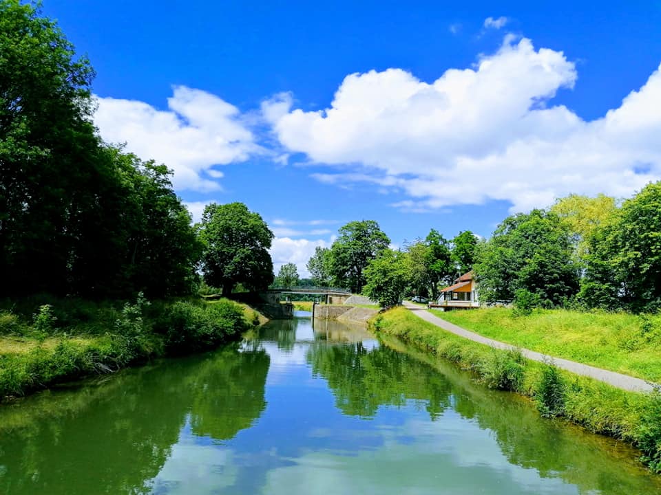 Bootsfahrt in Frankreich auf dem Fluss Saone