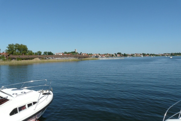 Hausboot in der Masurischen Seenplatte