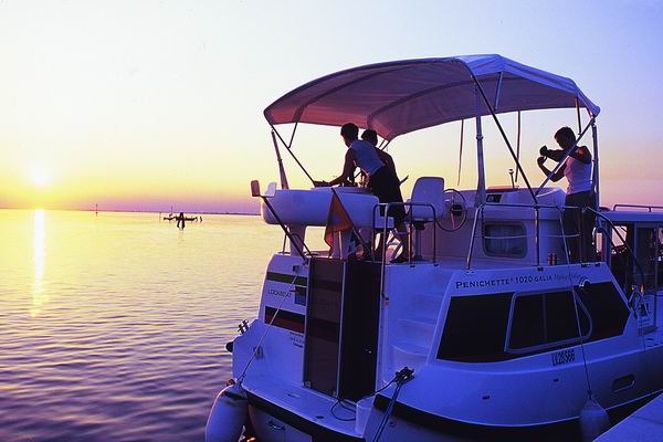Bordleben Abendsonne in Venedigs Lagune