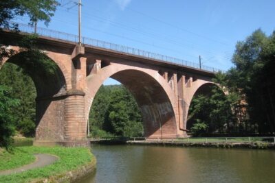 Brücke über den Rhein-Marne-Kanal im Elsass