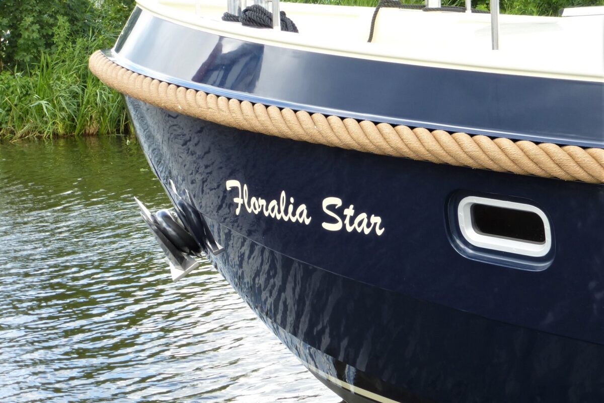 Bug Motoryacht Vacance Solide