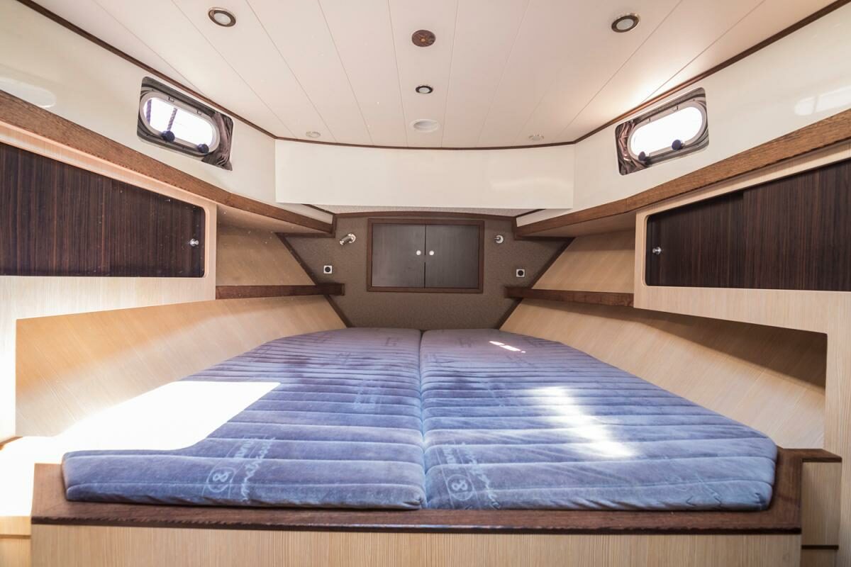 Bugkabine mit Doppelbett Aventura 43