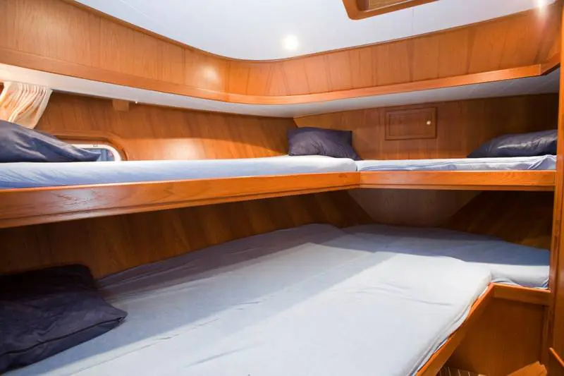 Bugkabine Motoryacht Advantage 42 Drait 77