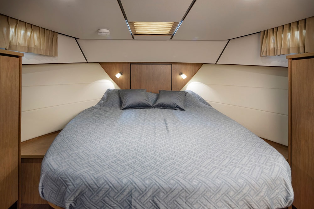 Bugkabine mit großes Doppelbett Inka Yacht