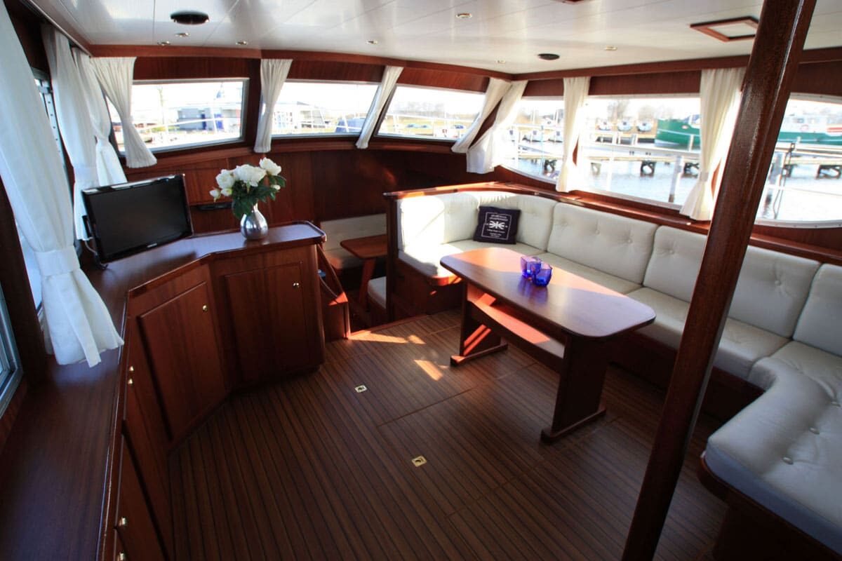 Salon Motoryacht BWS 1500 Mirthe