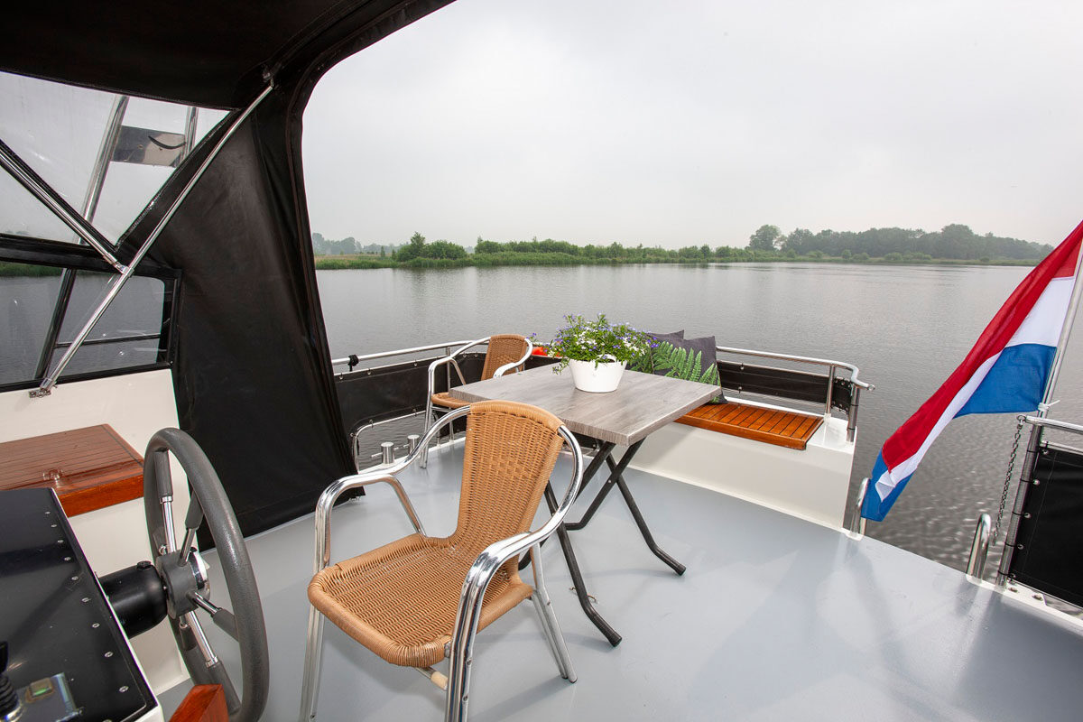 Außenbereich Motorboot Irnzor 1070