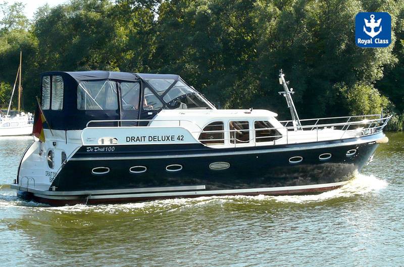 Motoryacht DeLuxe 42 - Yachtcharter De Drait Brandenburg
