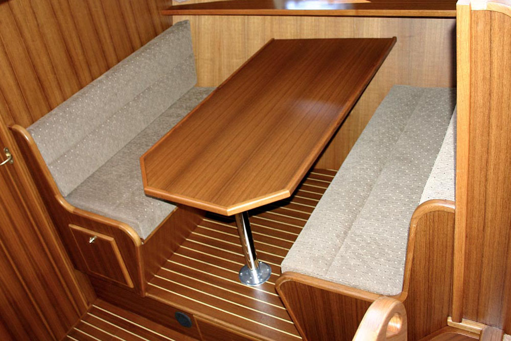 Dinette Motoryacht Succes 115 Ultra