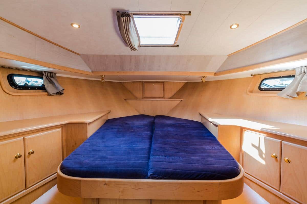 Doppelbett in Bugkabine auf Aqua Marin