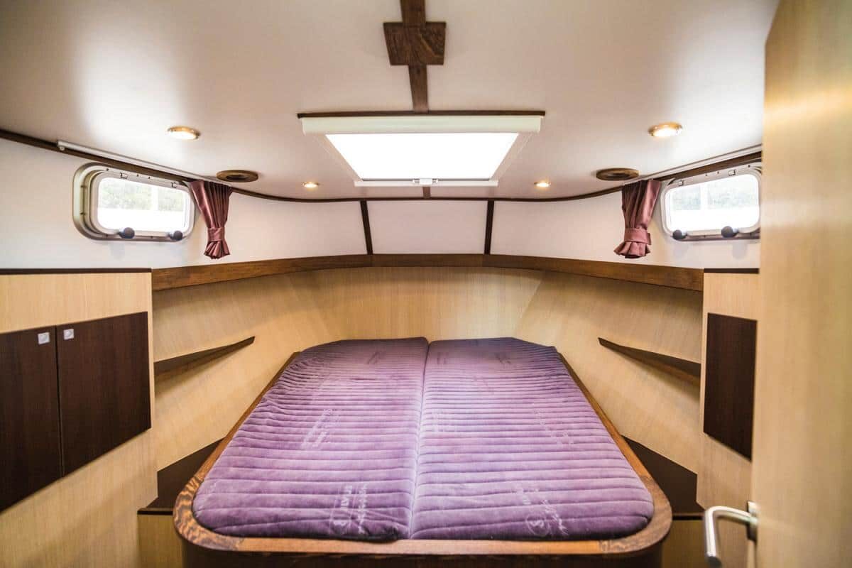 Doppelbett Aventura 34 Motoryacht