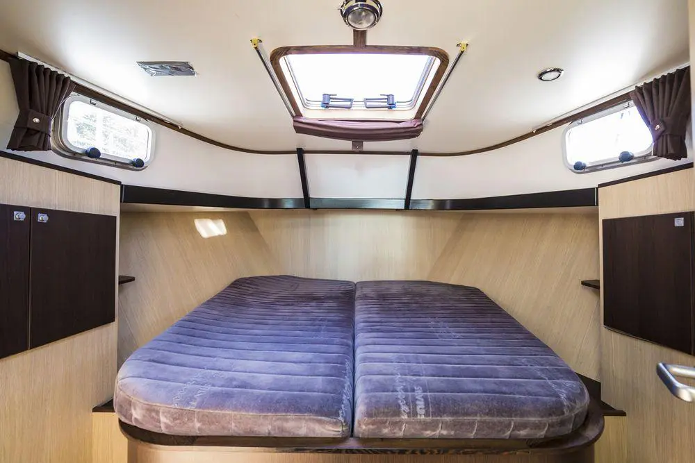 Doppelbett Bugkabine Aventura 32
