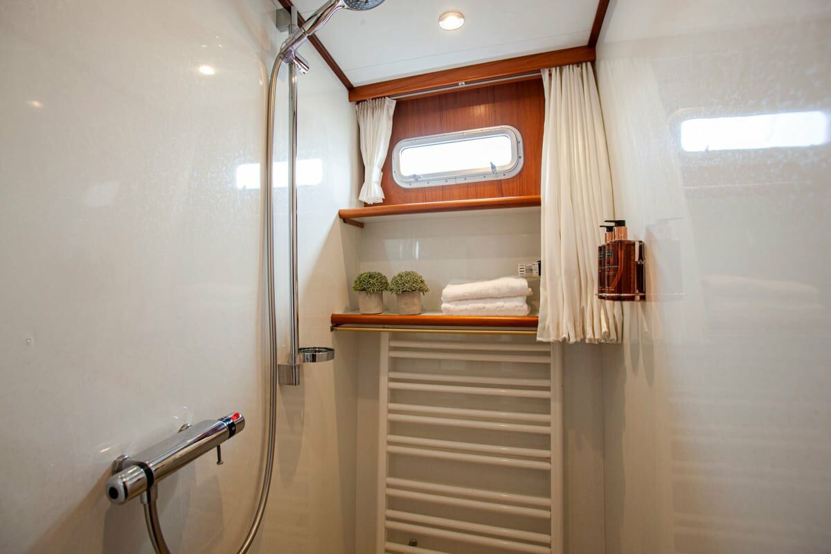 Dusche Motoryacht Babro Beluga 1250