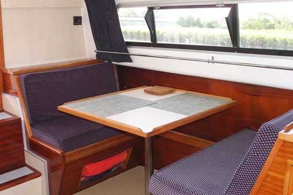 Essbereich Hausboot Navig 27
