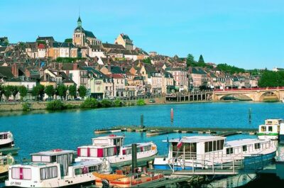 Hafen im Burgund Franche-Comte