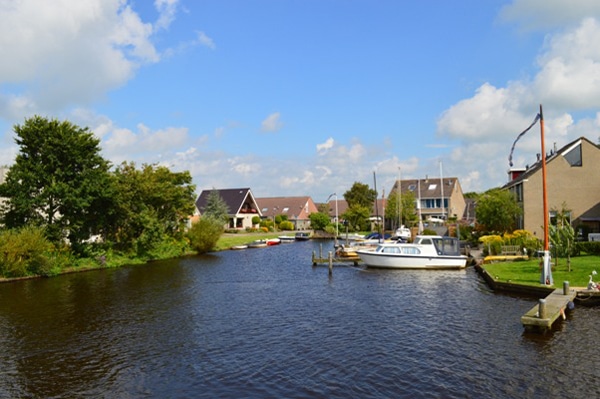 Yachten und Hausboote in Holland