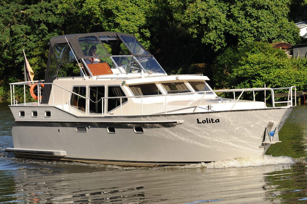 Motoryacht Lolita Yachtcharter Deißner