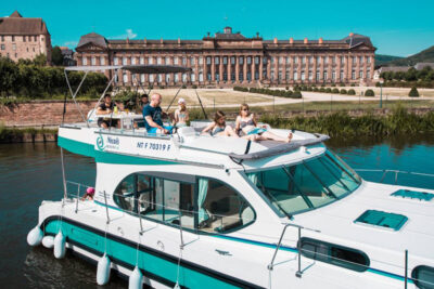 Hausboot vor Schloss Rohan Elsass