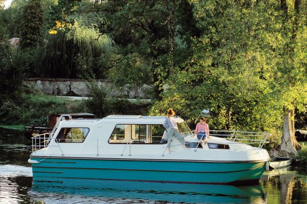 Hausboot Riviera 920 Außenansicht