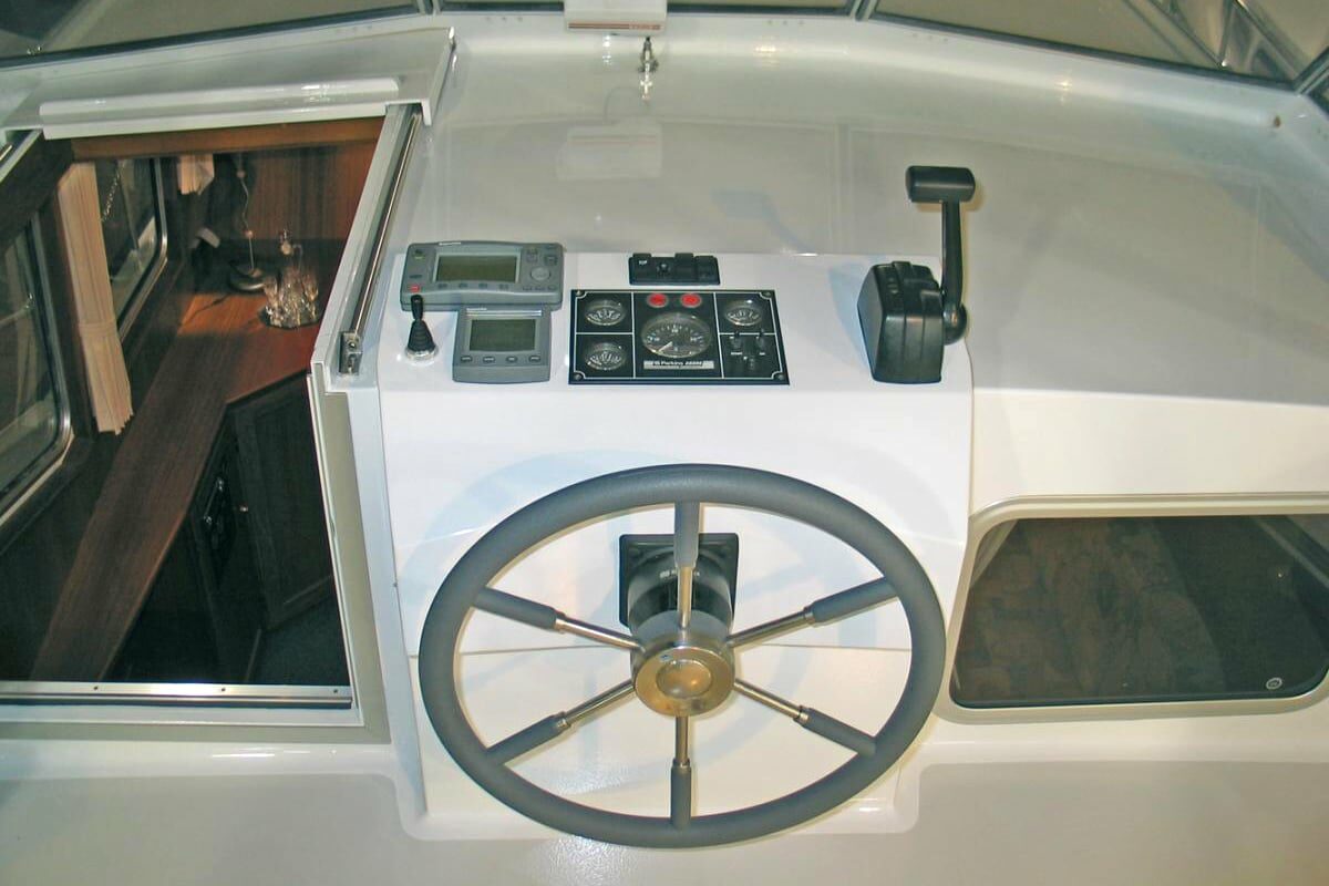 hausboot-steuerstand