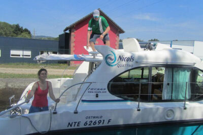 Heckterrasse auf Nicols Hausboot unterwegs im Elsass