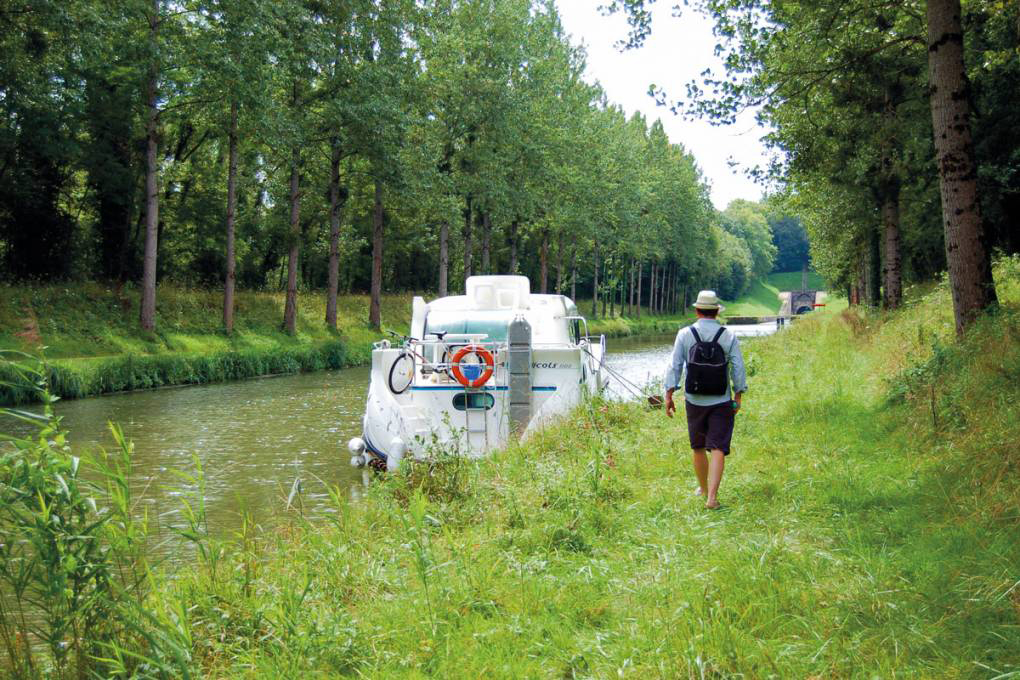 Hausbooturlaub Saone - Entspannung am Ufer Boot angelegt