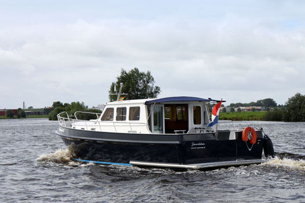 Heckansicht Motoryacht Wolvenjacht 5