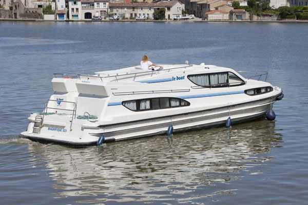 Heckansicht Boot Magnifique