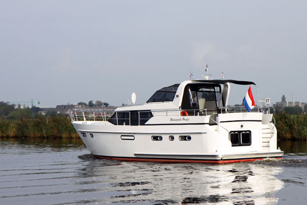 Heckansicht Wolvenjacht Pacific